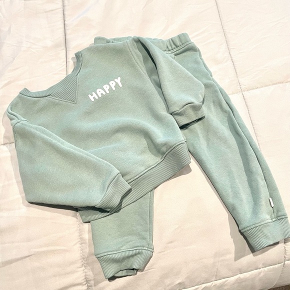 Kids tracksuits - Picture 1 of 7